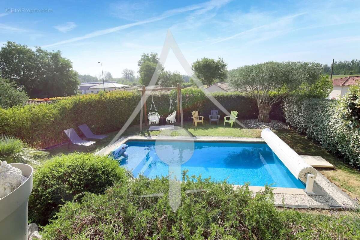 Maison à LAVERNOSE-LACASSE