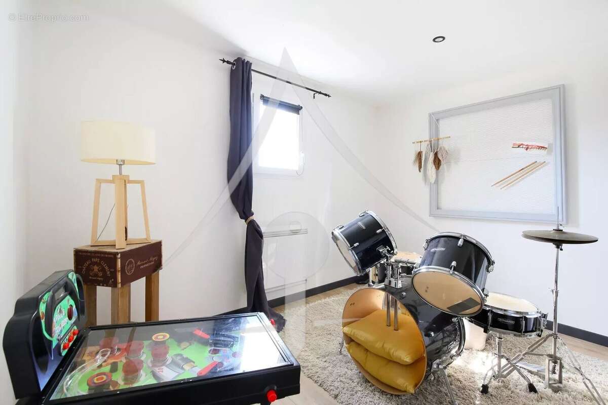 Maison à LAVERNOSE-LACASSE