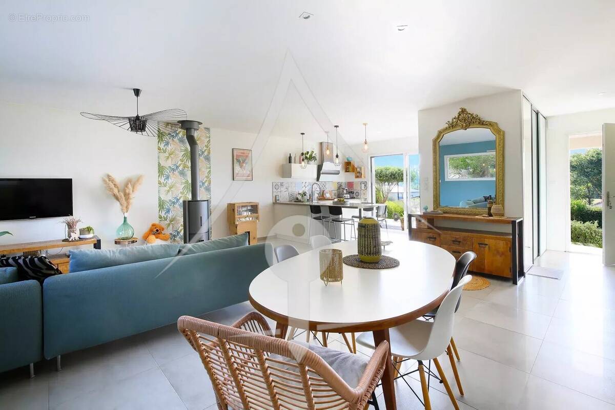 Maison à LAVERNOSE-LACASSE