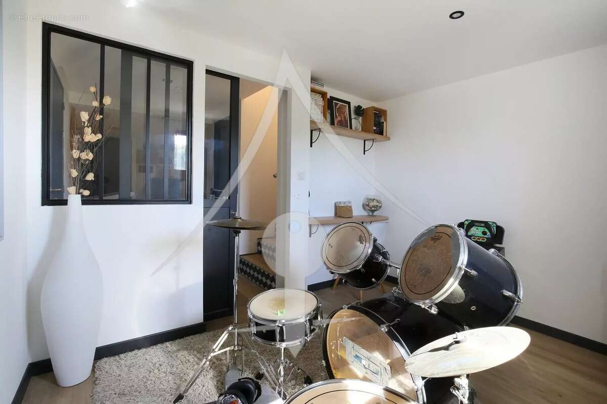 Maison à LAVERNOSE-LACASSE