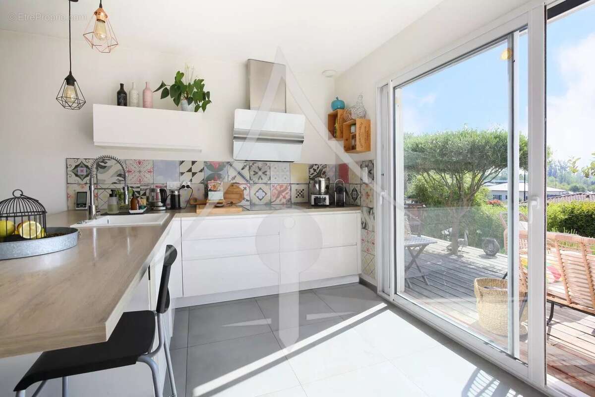 Maison à LAVERNOSE-LACASSE