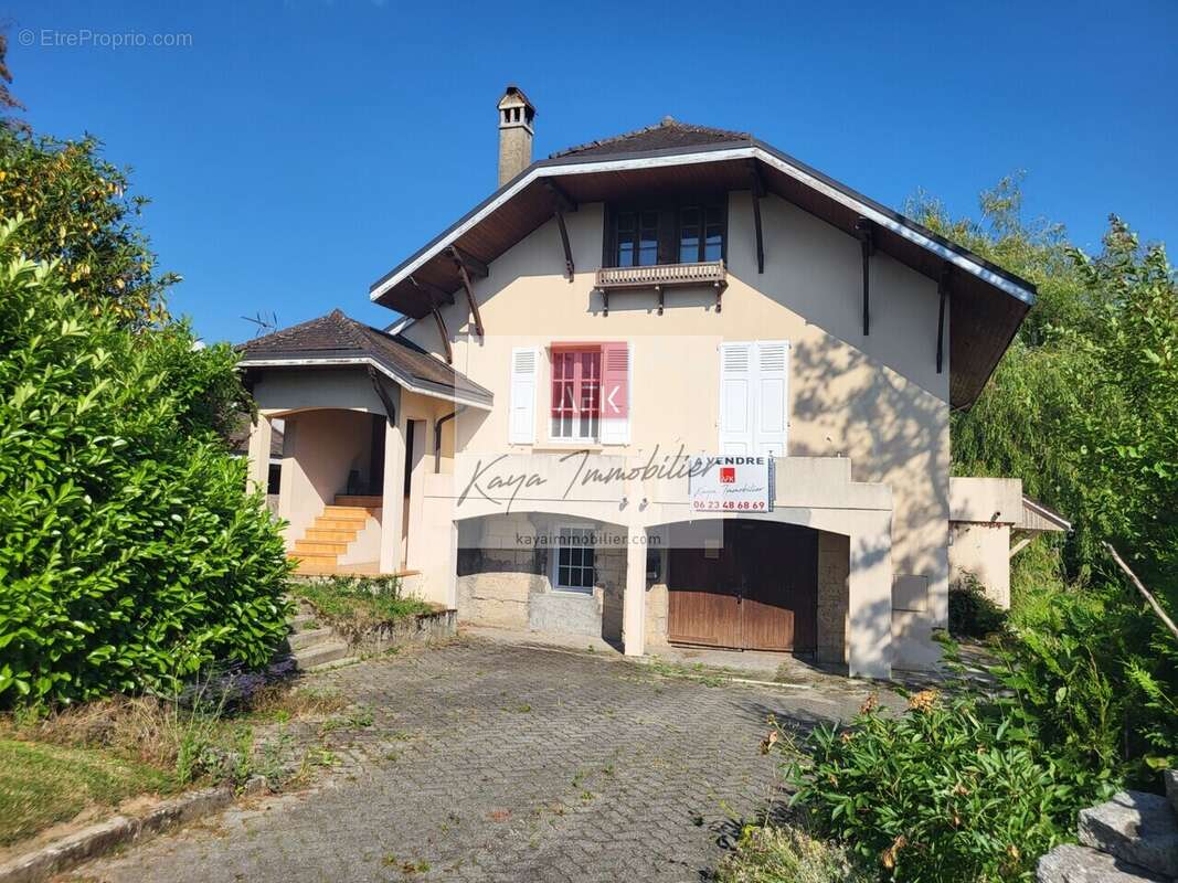 Appartement à CONTAMINE-SUR-ARVE