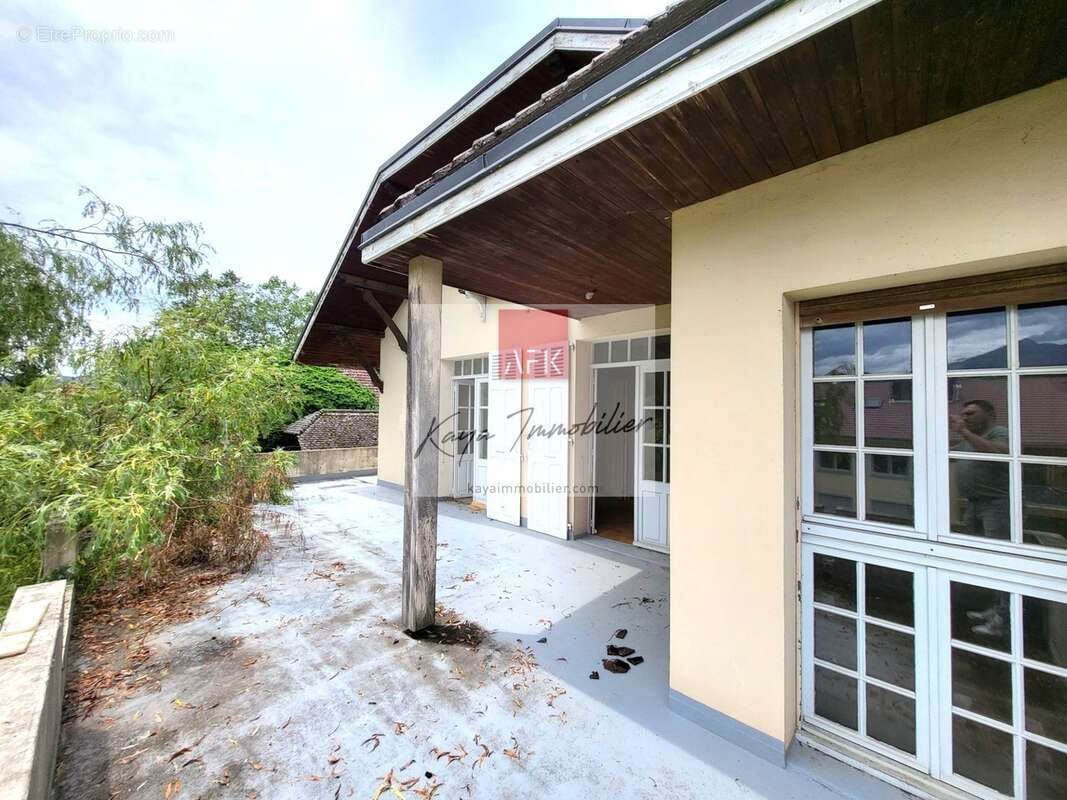 Appartement à CONTAMINE-SUR-ARVE