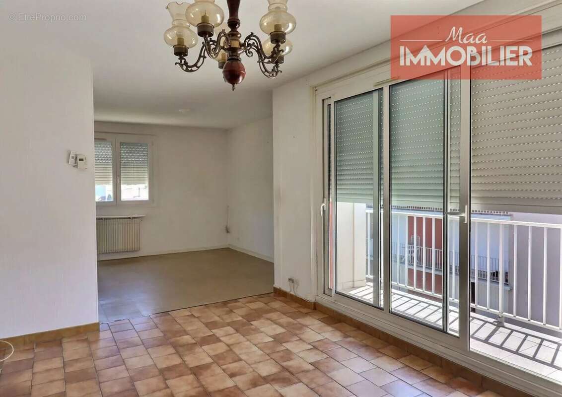 Appartement à UNIEUX