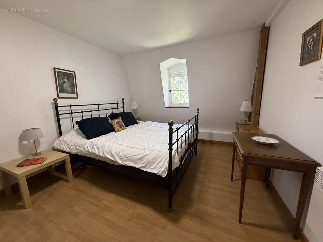 Appartement à CHARRAS