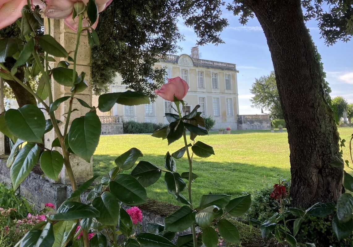 Appartement à CHARRAS