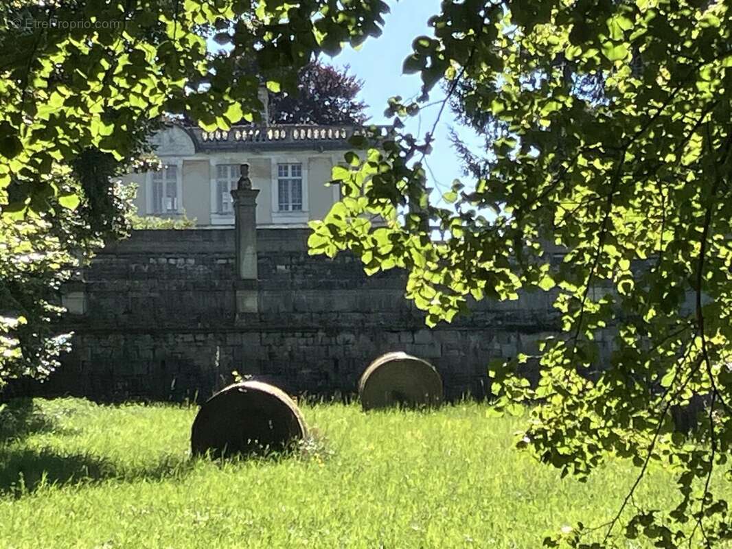 Appartement à CHARRAS