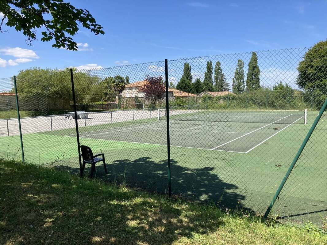 Appartement à CHARRAS