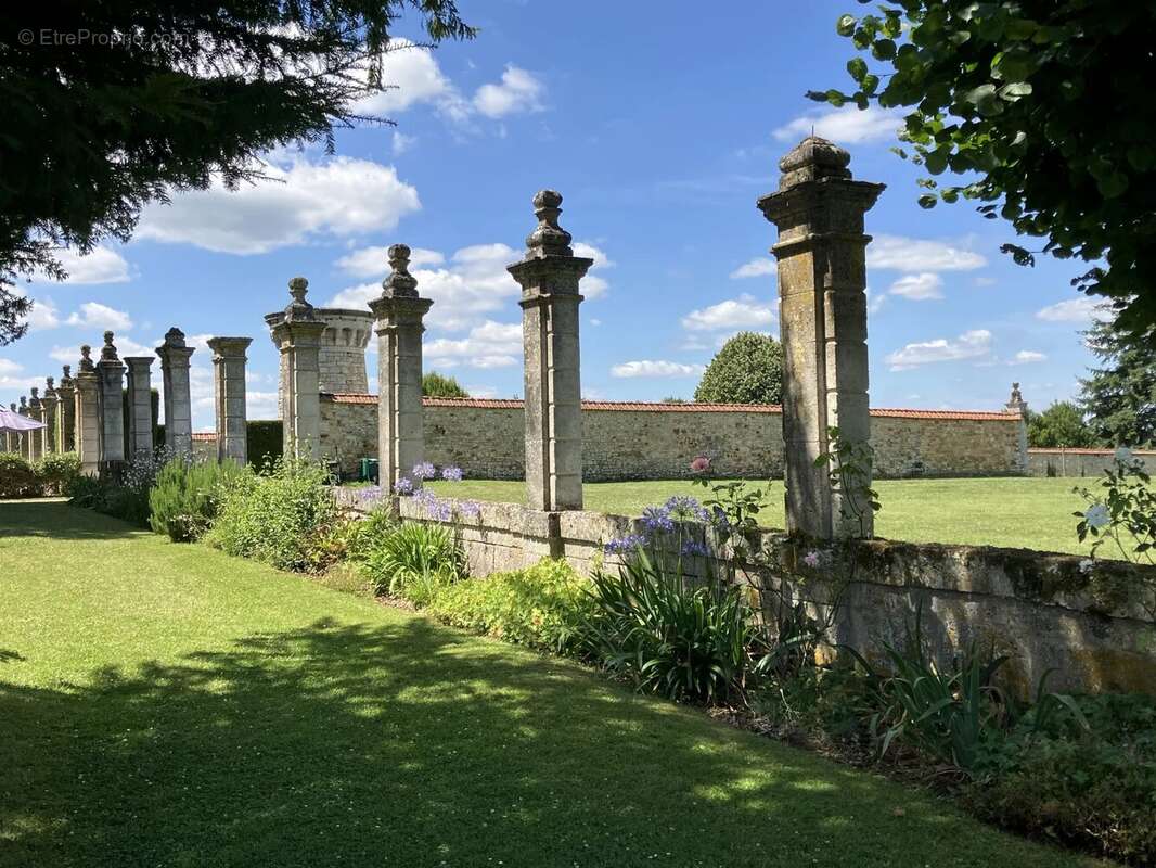 Appartement à CHARRAS