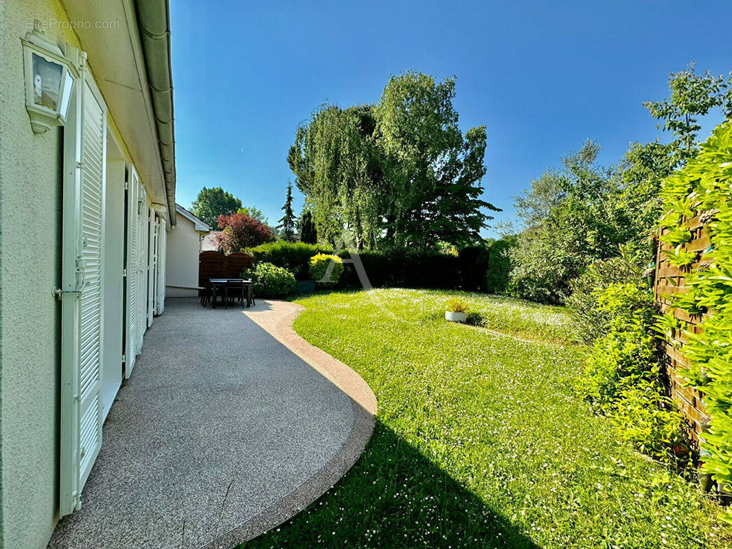 Maison à LIMEIL-BREVANNES