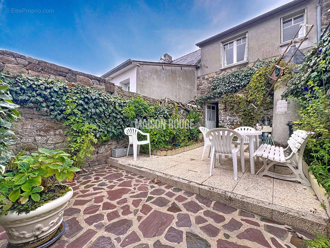 Maison à LE VIVIER-SUR-MER