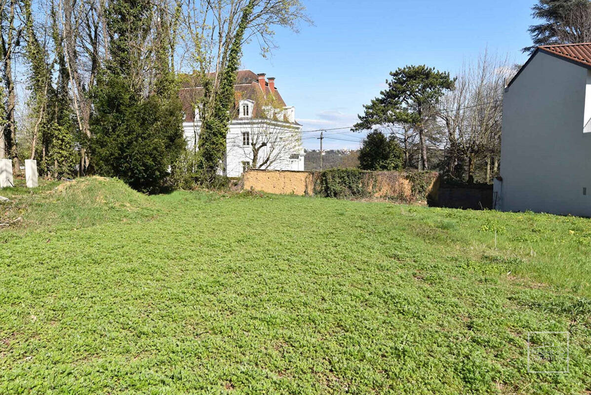 Terrain à SAINT-CYR-AU-MONT-D&#039;OR