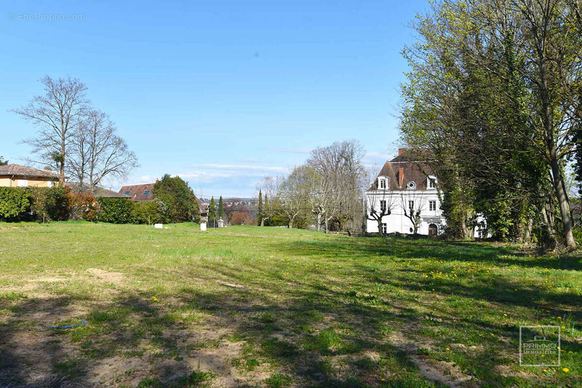 Terrain à SAINT-CYR-AU-MONT-D&#039;OR