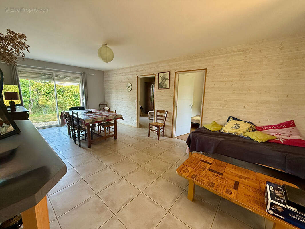 Maison à YVRAC-ET-MALLEYRAND