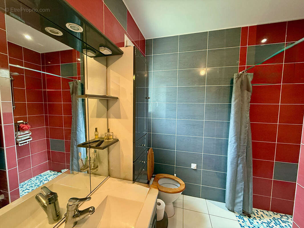 Maison à YVRAC-ET-MALLEYRAND