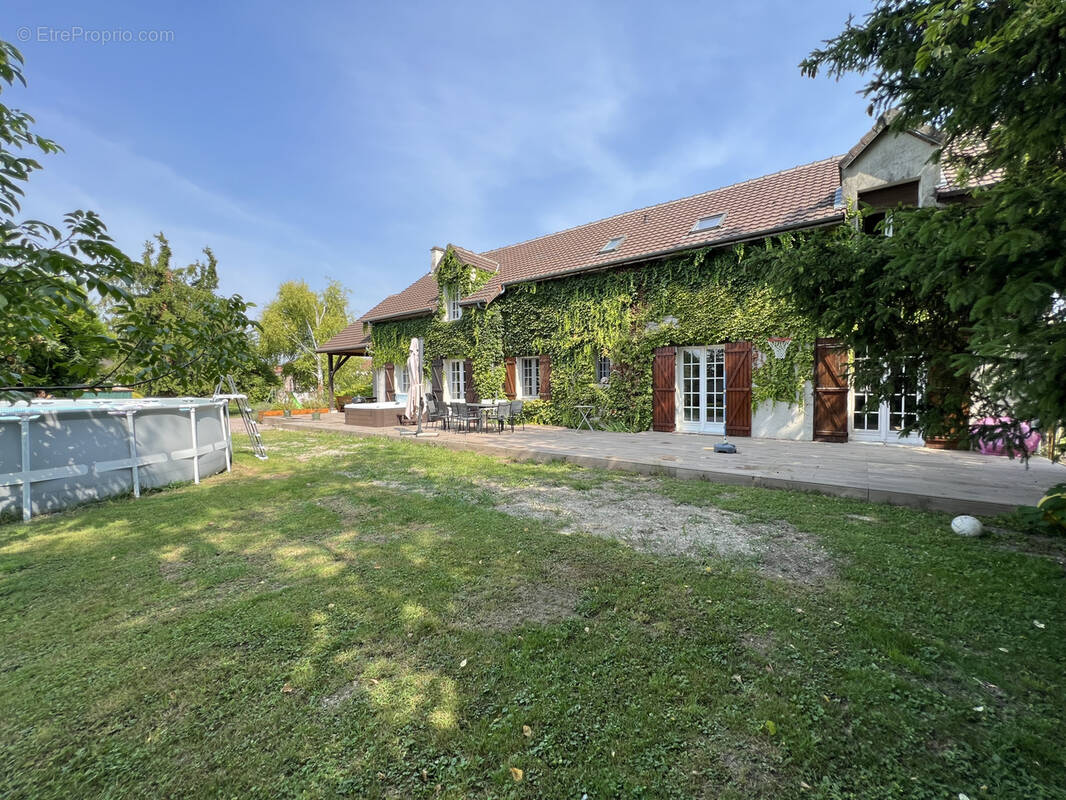 Maison à MARIGNY-LE-CHATEL