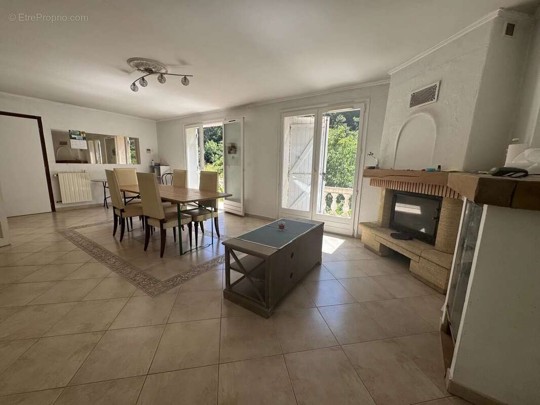 Maison à L&#039;ESCARENE