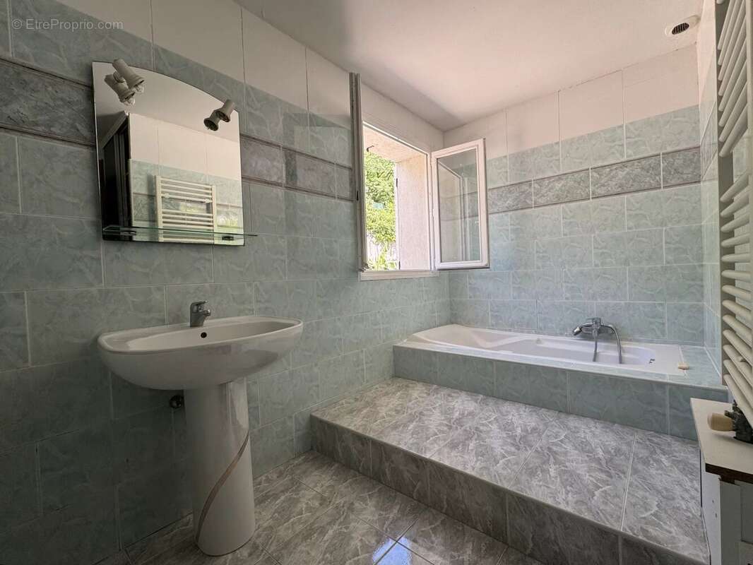 Maison à L&#039;ESCARENE