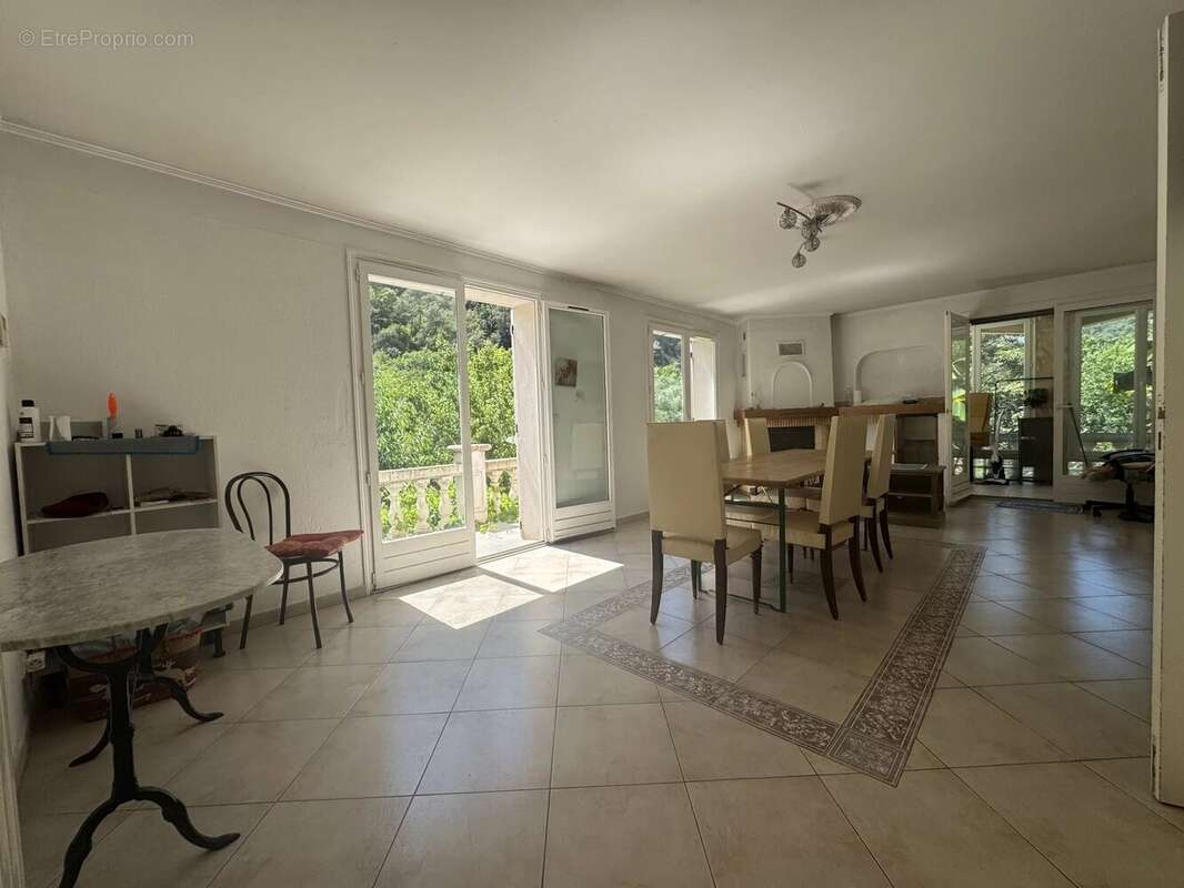 Maison à L&#039;ESCARENE