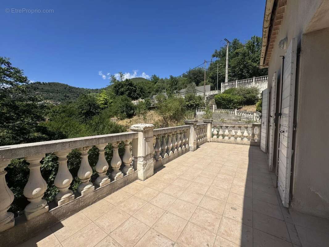 Maison à L&#039;ESCARENE