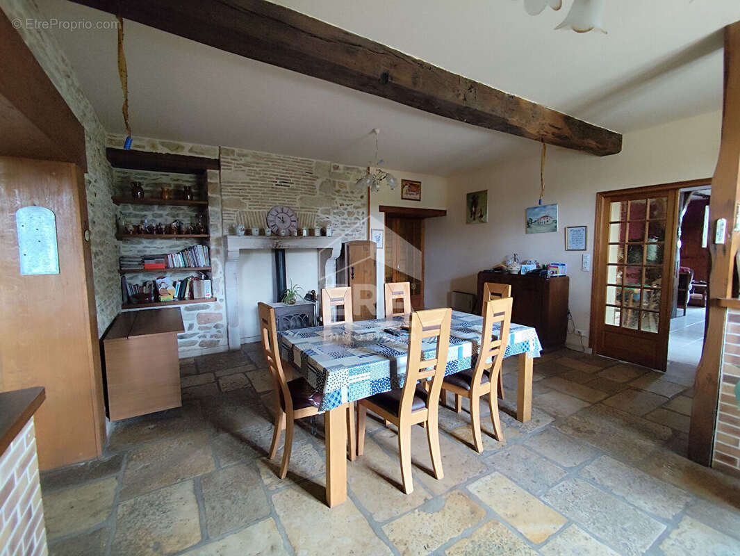 Maison à MAUPREVOIR