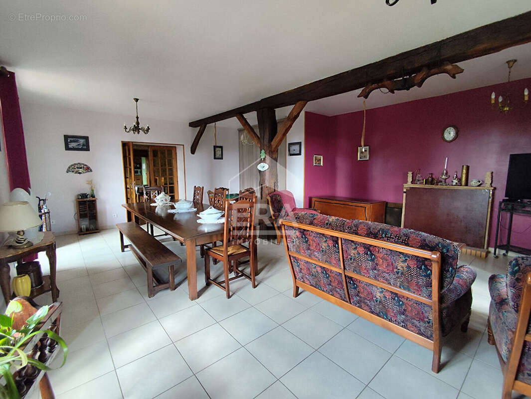 Maison à MAUPREVOIR