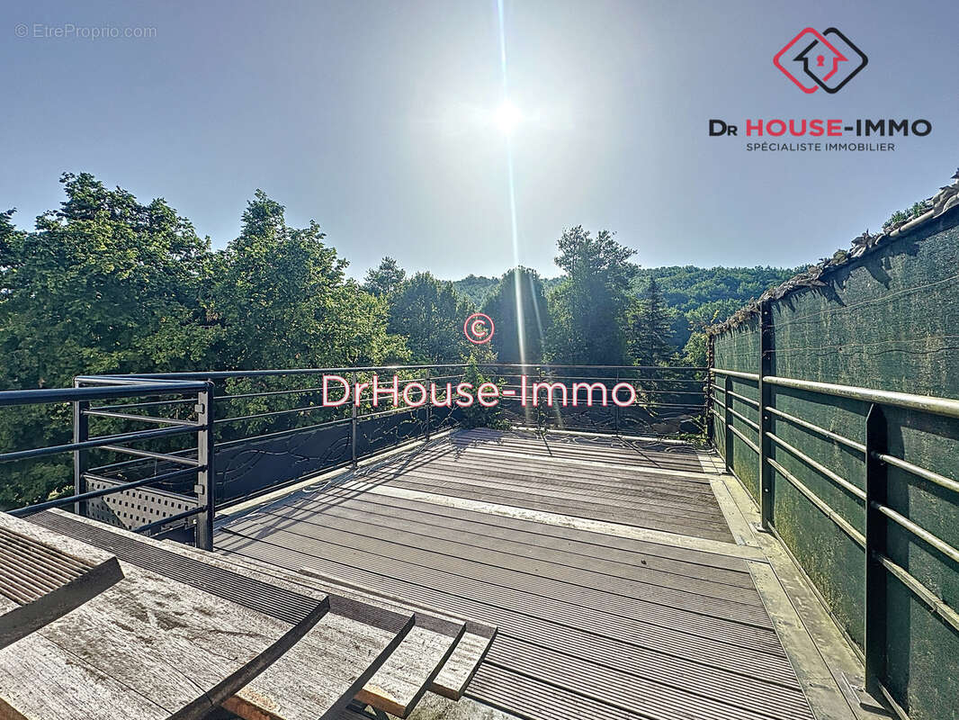 Maison à CHAMPCEVINEL