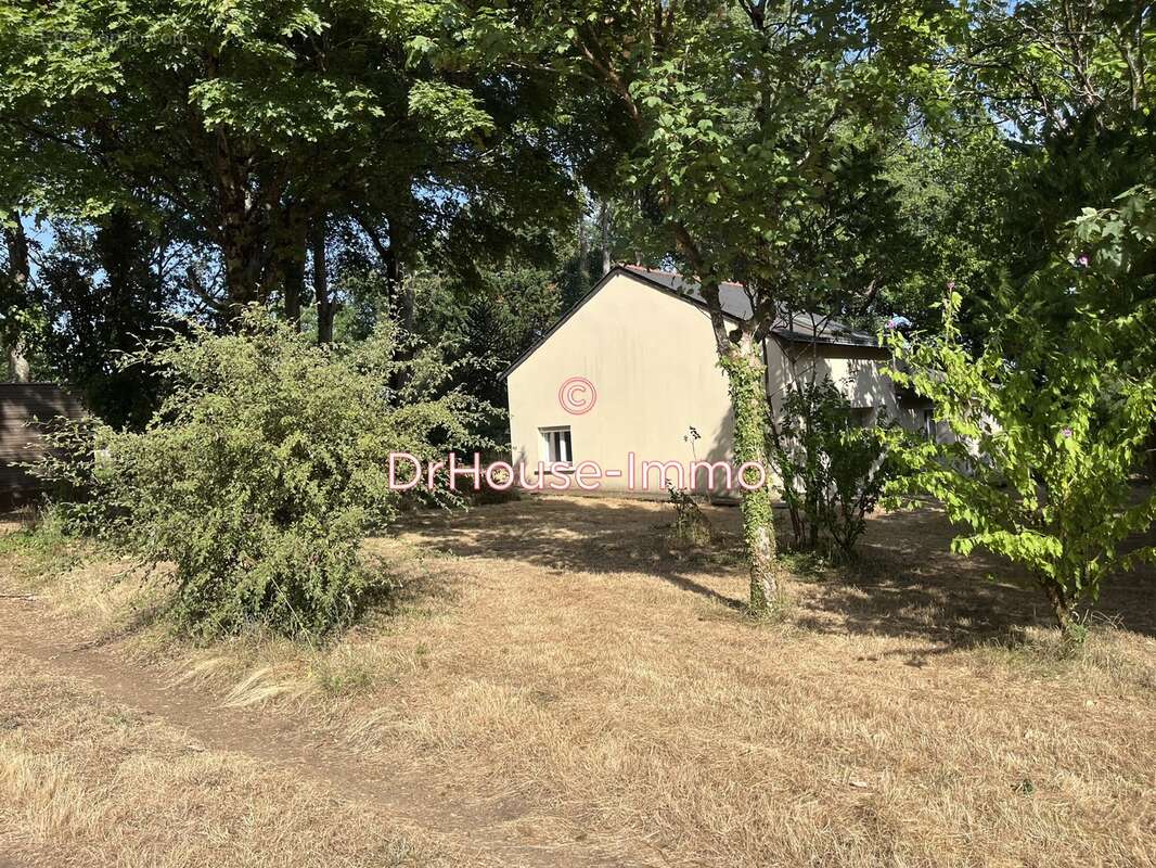 Maison à SOULAIRE-ET-BOURG