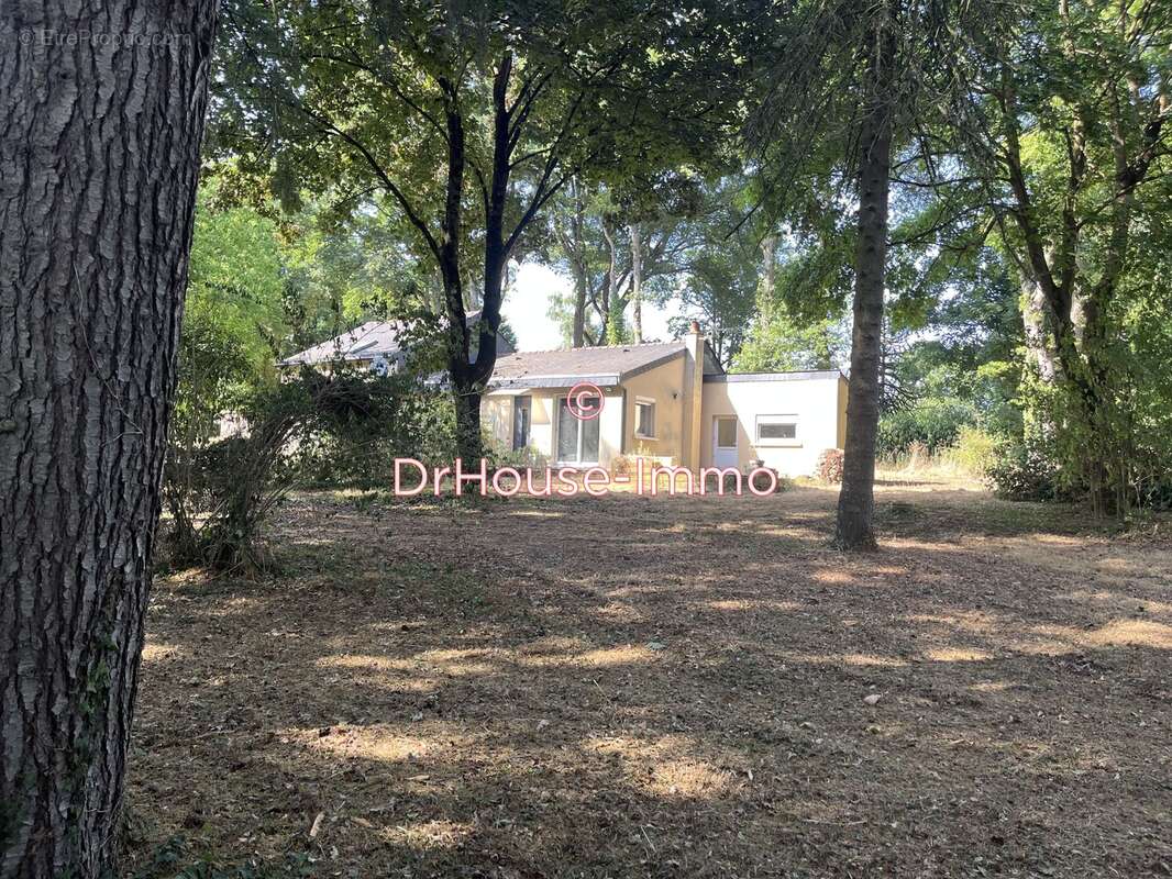 Maison à SOULAIRE-ET-BOURG