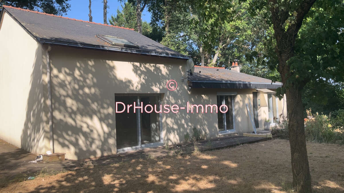 Maison à SOULAIRE-ET-BOURG