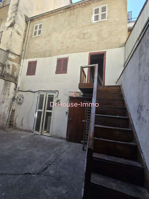 Commerce à MARSEILLE-1E