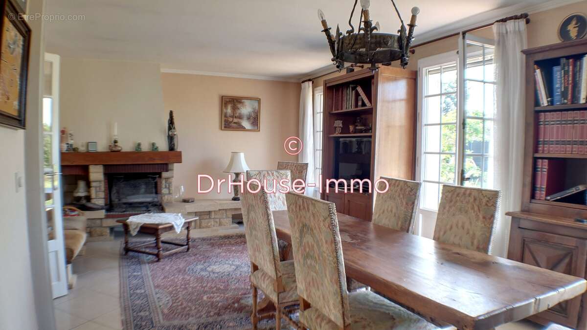 Maison à ROISSY-EN-BRIE