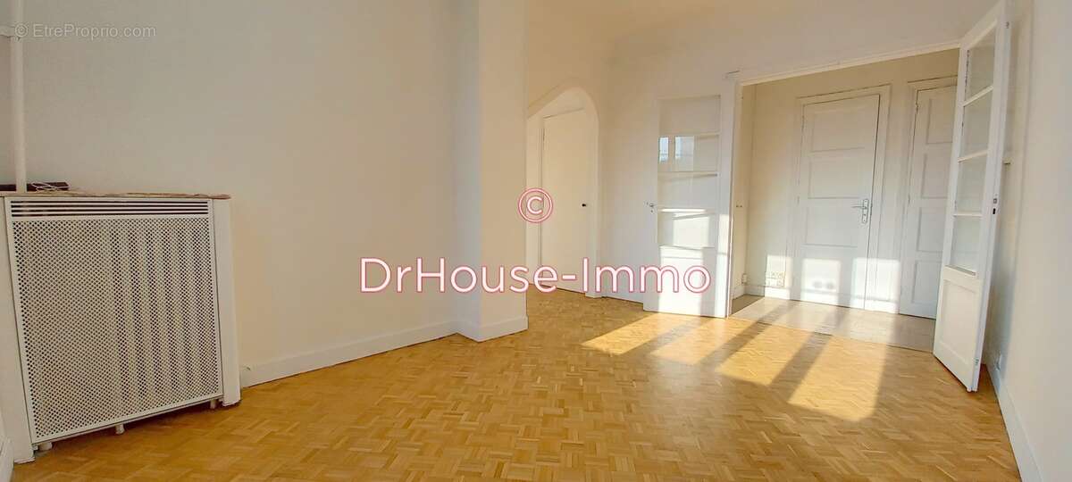 Appartement à PARIS-19E