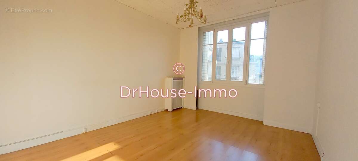 Appartement à PARIS-19E