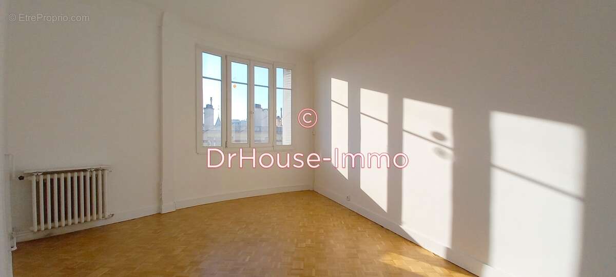 Appartement à PARIS-19E