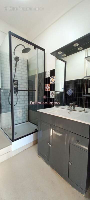 Appartement à PARIS-19E