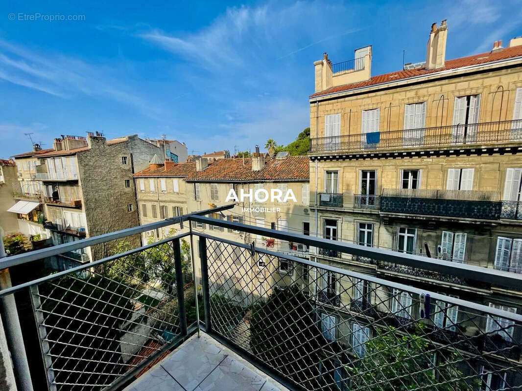 Appartement à MARSEILLE-4E