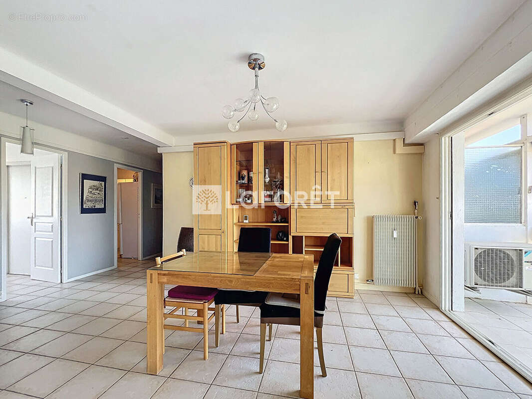Appartement à HYERES