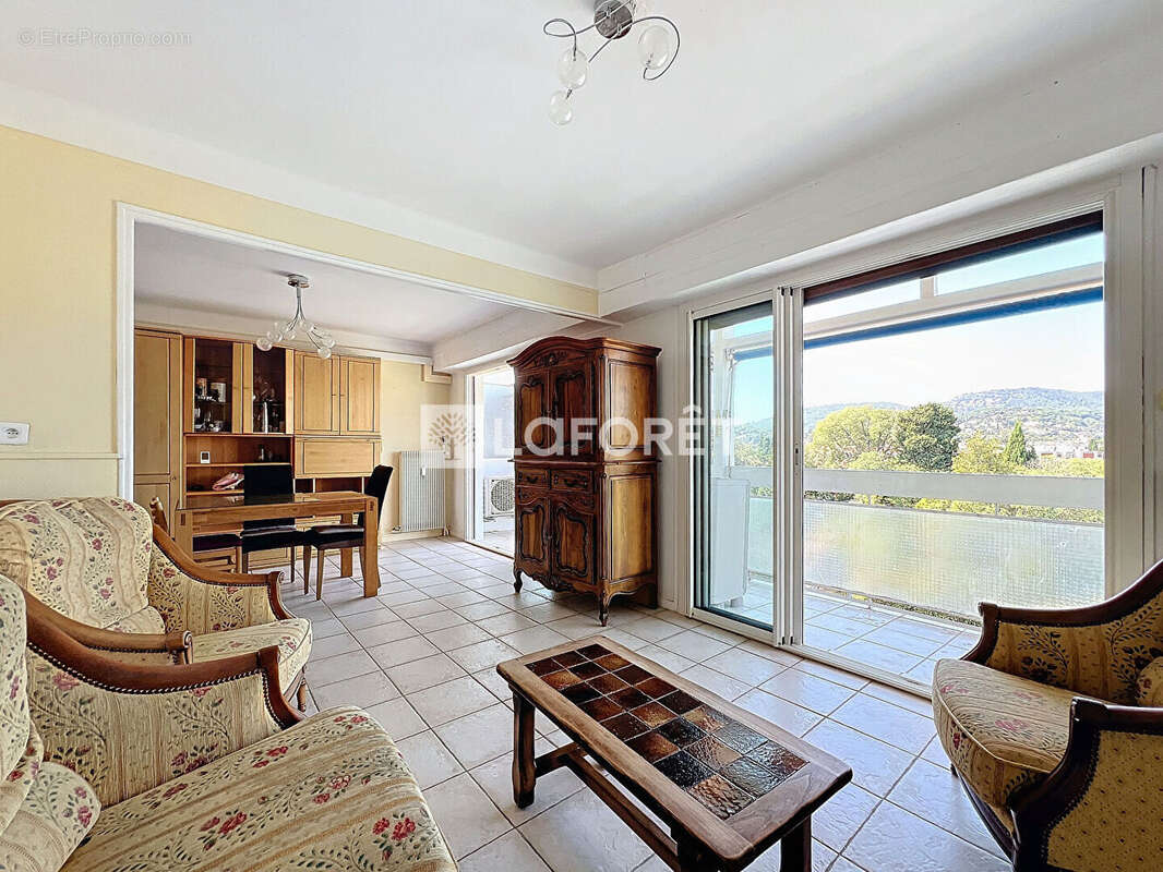 Appartement à HYERES