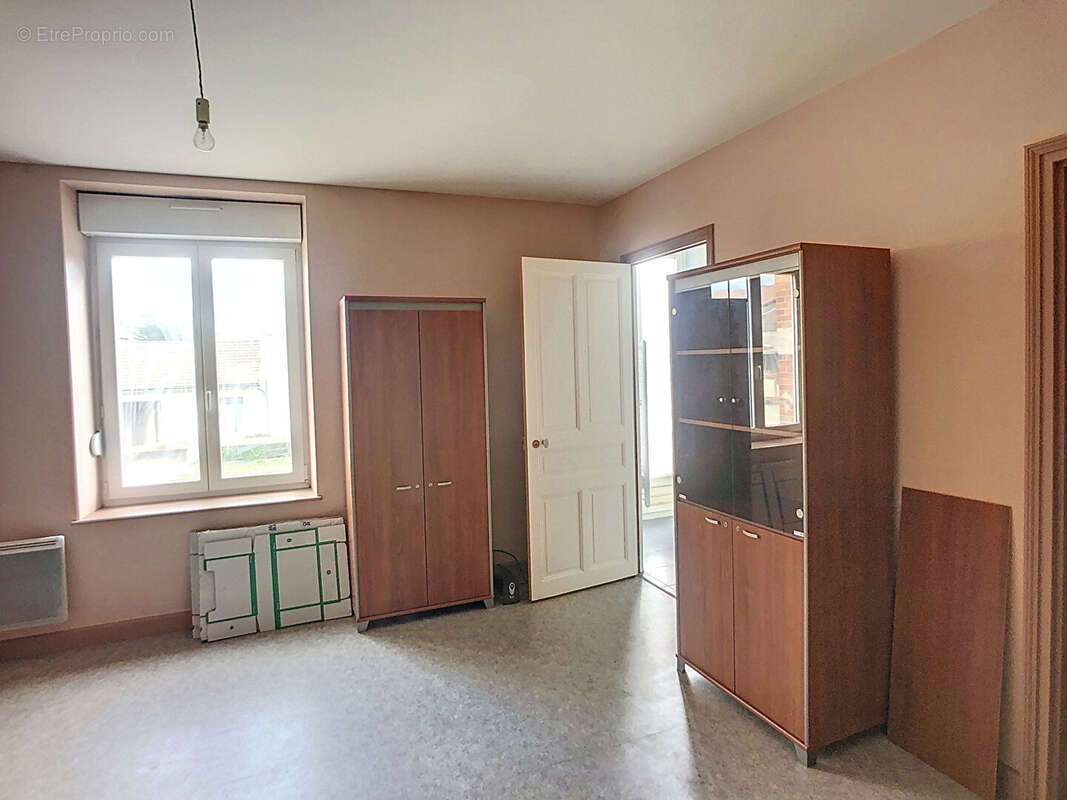 Appartement à LACROIX-SUR-MEUSE