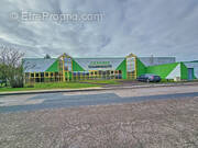 Commerce à VELAINES