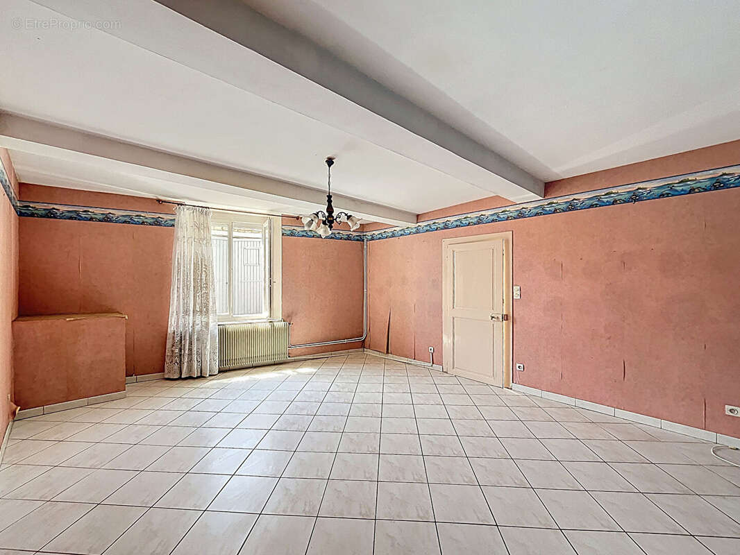 Maison à SORCY-SAINT-MARTIN