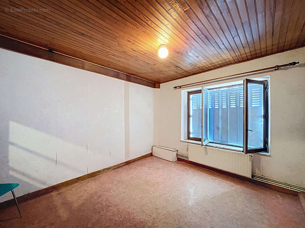 Maison à SORCY-SAINT-MARTIN