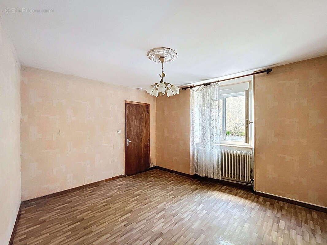 Maison à SORCY-SAINT-MARTIN