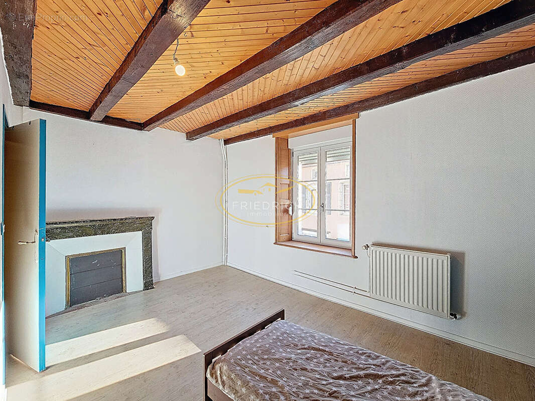 Maison à GONDRECOURT-LE-CHATEAU