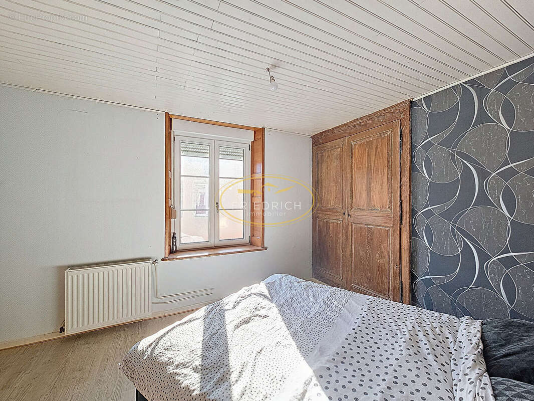 Maison à GONDRECOURT-LE-CHATEAU