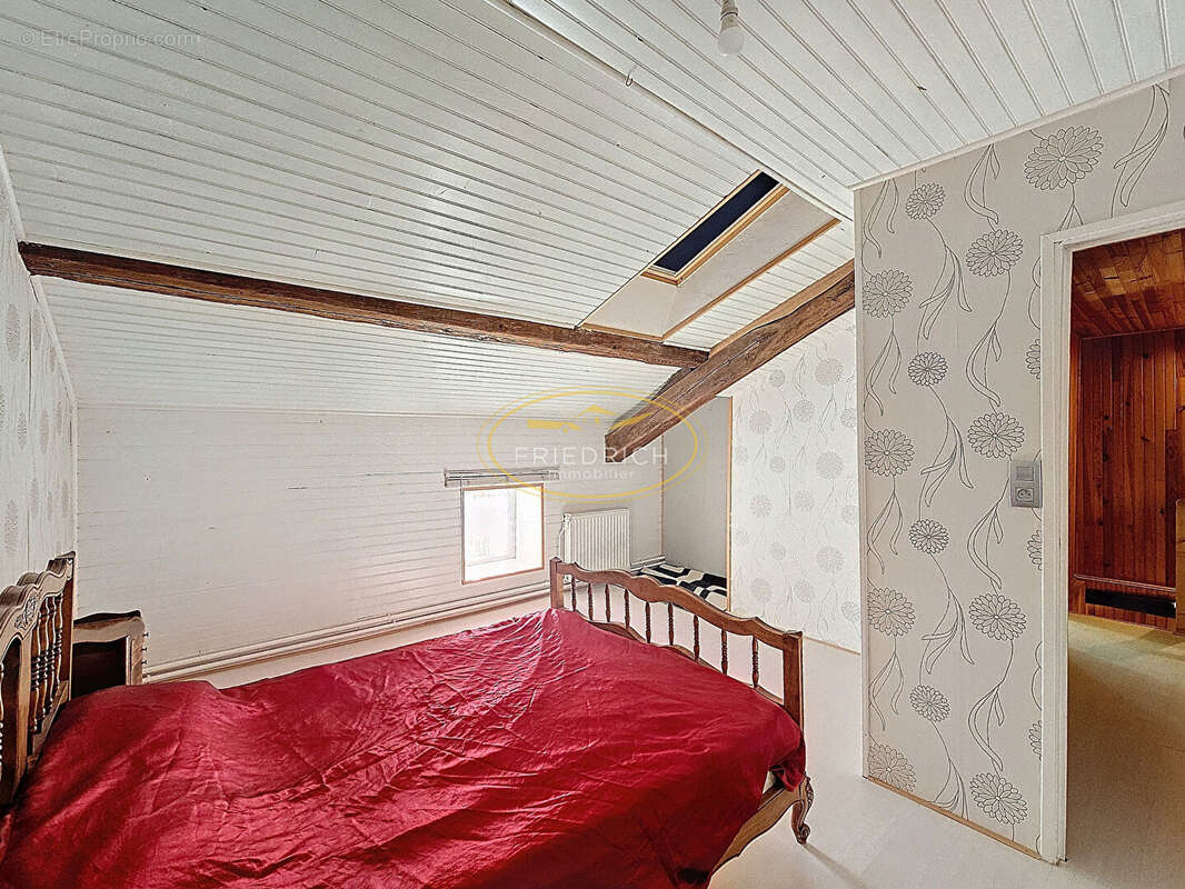 Maison à GONDRECOURT-LE-CHATEAU