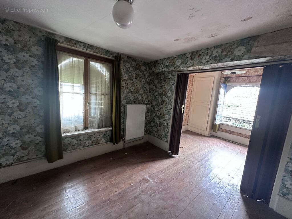 Maison à COMBLES-EN-BARROIS