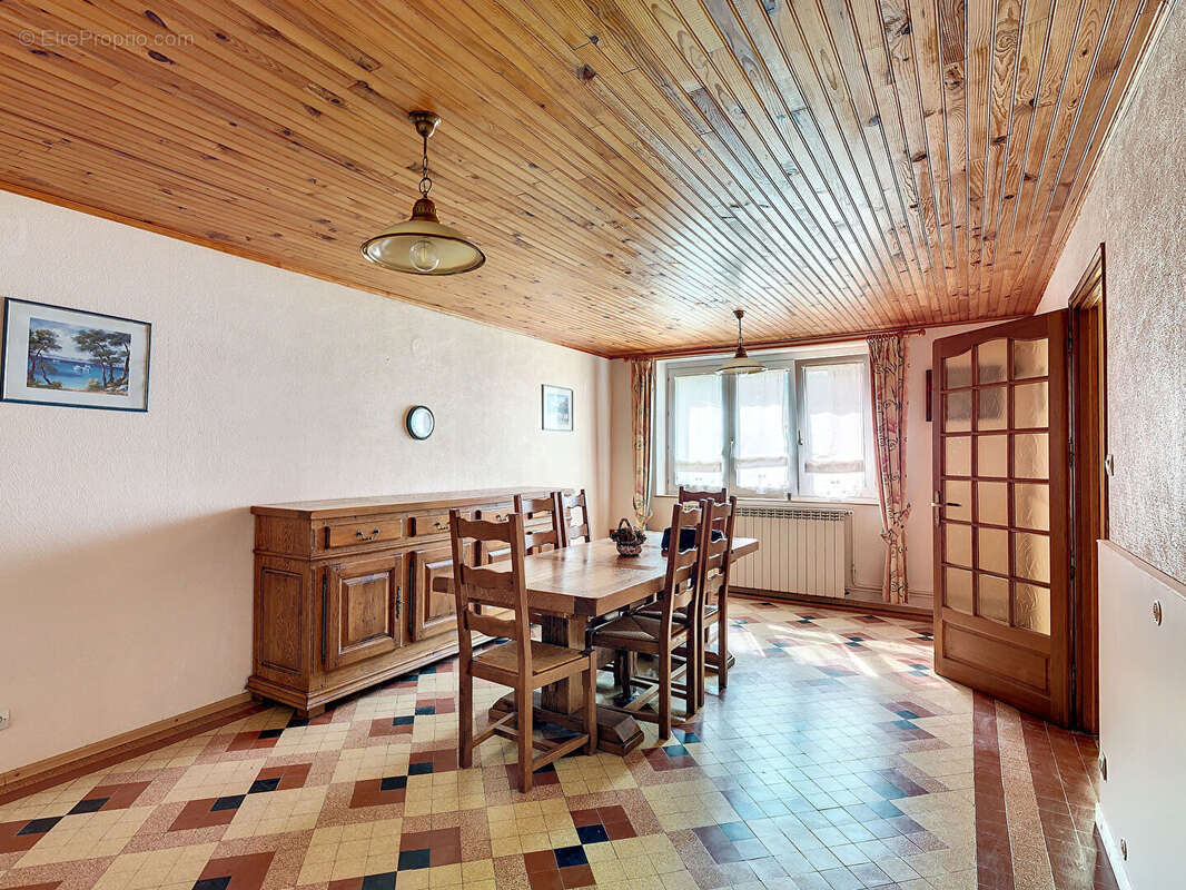 Maison à VIGNEULLES-LES-HATTONCHATEL