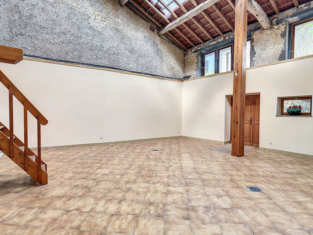 Maison à VIGNEULLES-LES-HATTONCHATEL